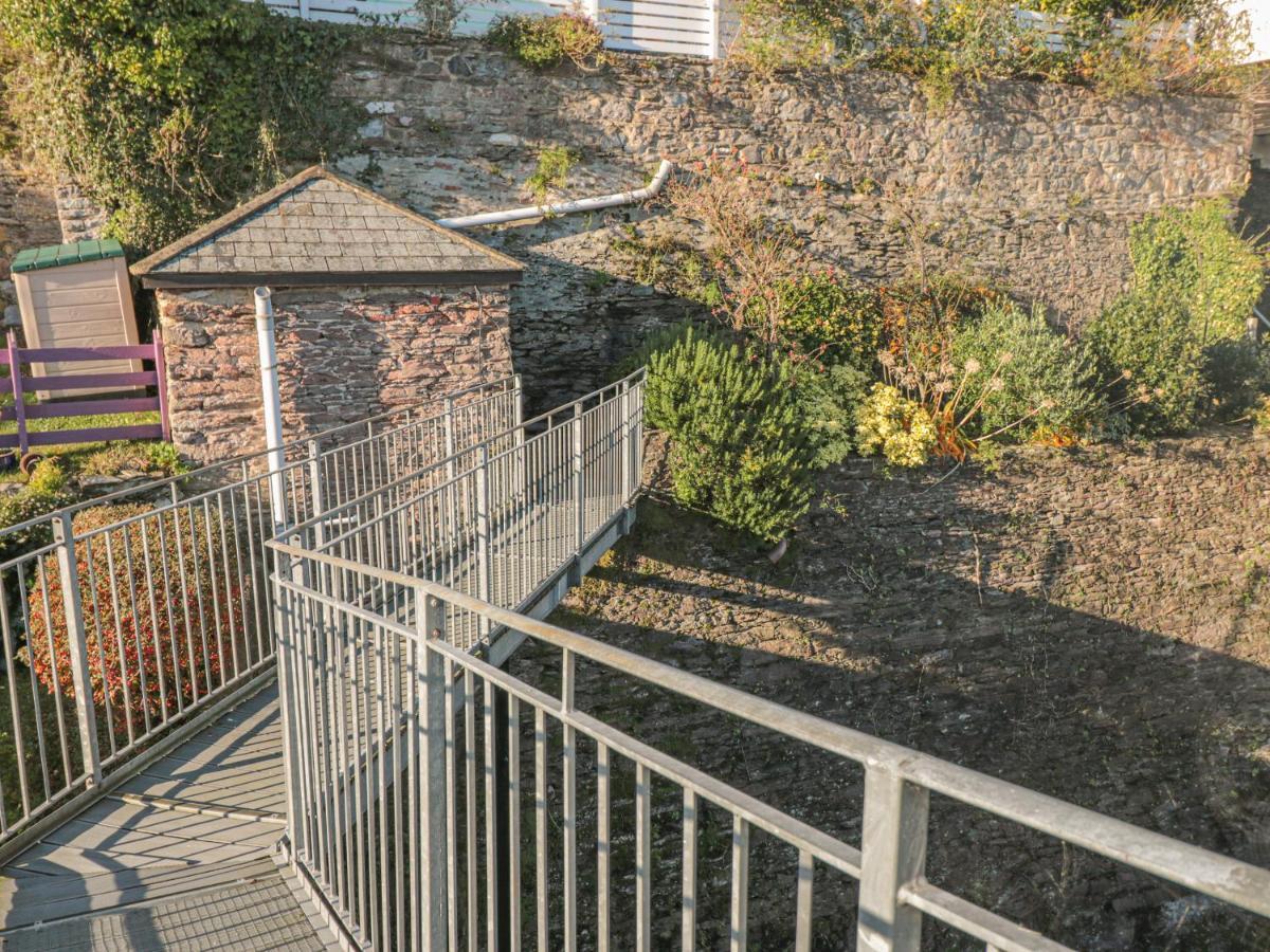 Manor Studio Dartmouth Exterior photo